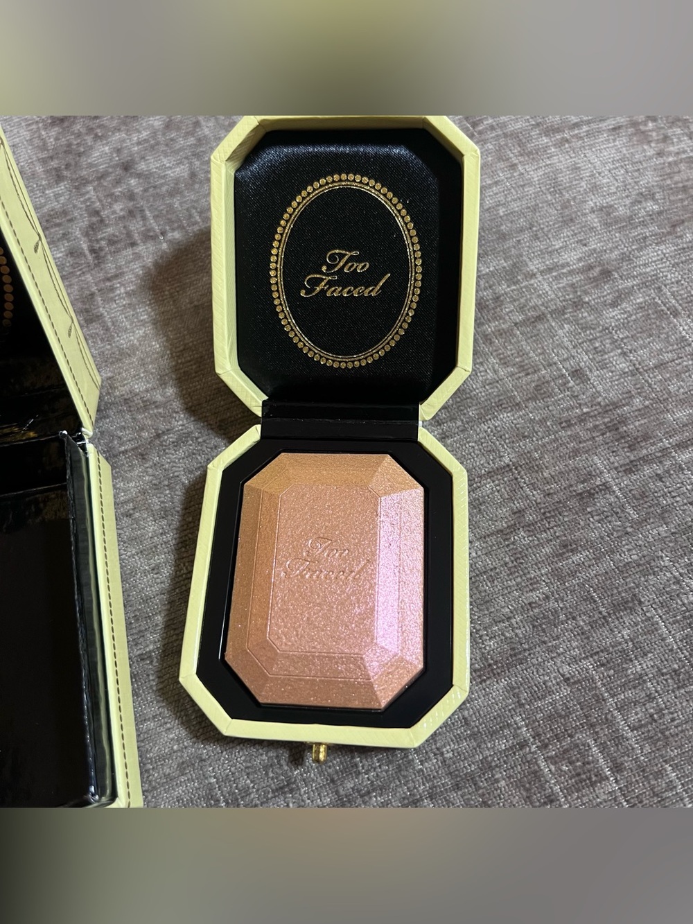 Too Faced Diamond Light CANARY DIAMOND Highlighter